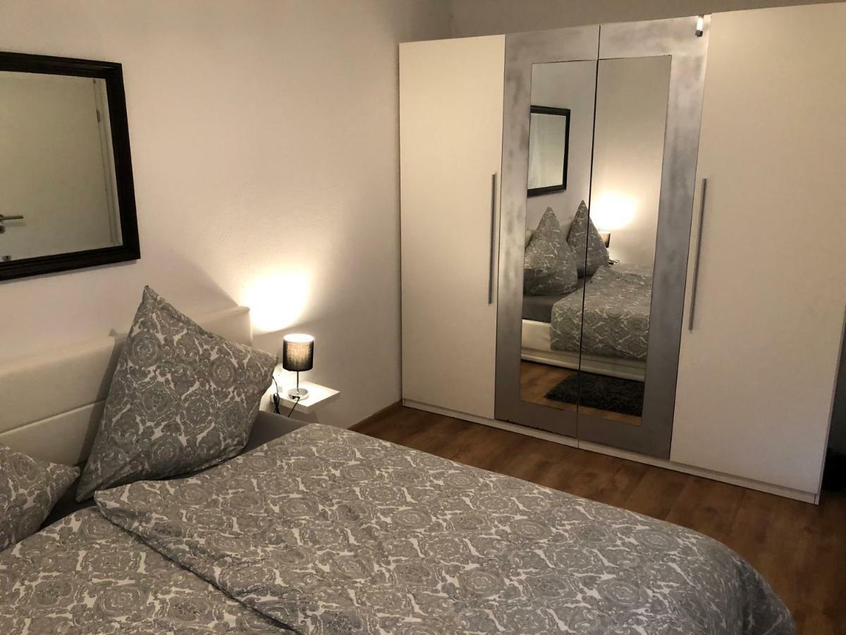 Modernes Und Gemuetliches Appartment Mit Terrasse, Stadtnah Равенсбург Екстериор снимка