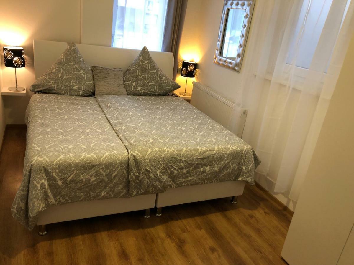Modernes Und Gemuetliches Appartment Mit Terrasse, Stadtnah Равенсбург Екстериор снимка