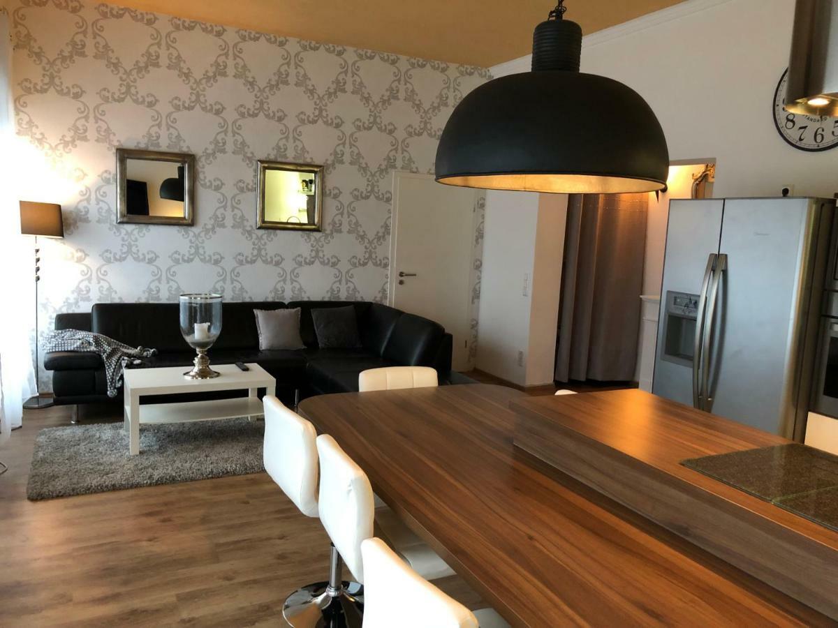 Modernes Und Gemuetliches Appartment Mit Terrasse, Stadtnah Равенсбург Екстериор снимка