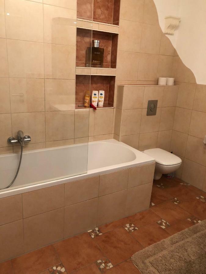 Modernes Und Gemuetliches Appartment Mit Terrasse, Stadtnah Равенсбург Екстериор снимка