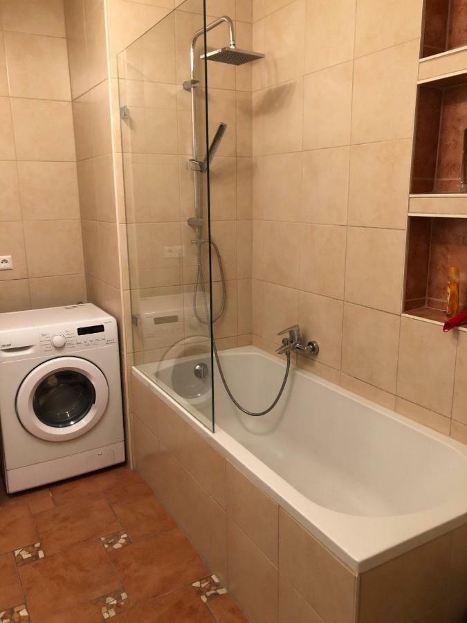 Modernes Und Gemuetliches Appartment Mit Terrasse, Stadtnah Равенсбург Екстериор снимка